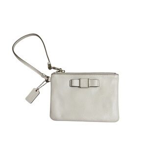 Coach Darcy Bow White Pebbled Leather Gold tone Hardware Small Wristlet  Pouch